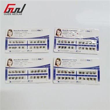 Apparecchi ortodontici dentali in metallo e ceramica